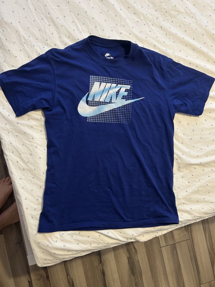 Тениска nike. The nike tee