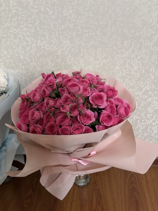 Цветы свежие прям как на фото. Только что подарили