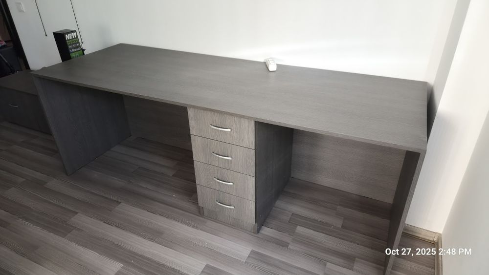 Birou pentru 2 persoane. Super mare