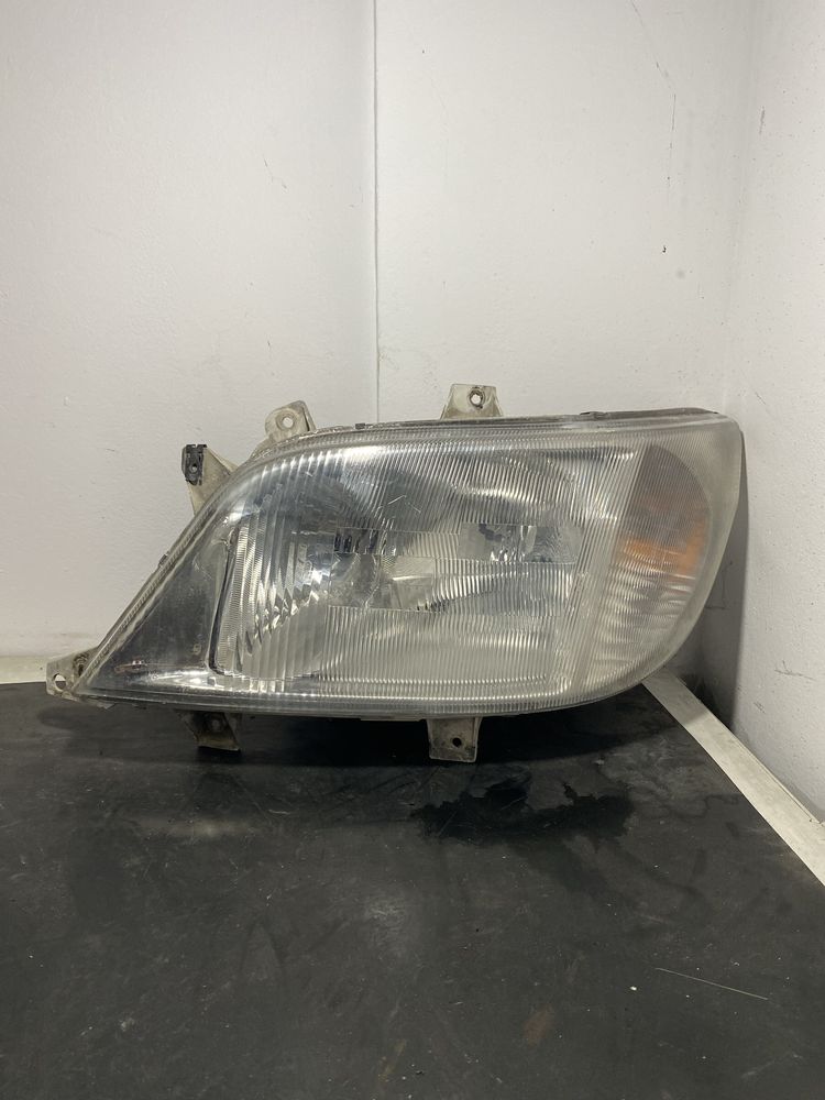 Far stanga fata Mercedes Sprinter2000-2006 / 313 316 2.7 cdi