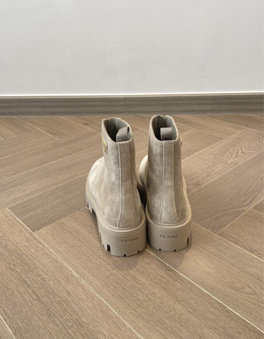 Prada боти велур