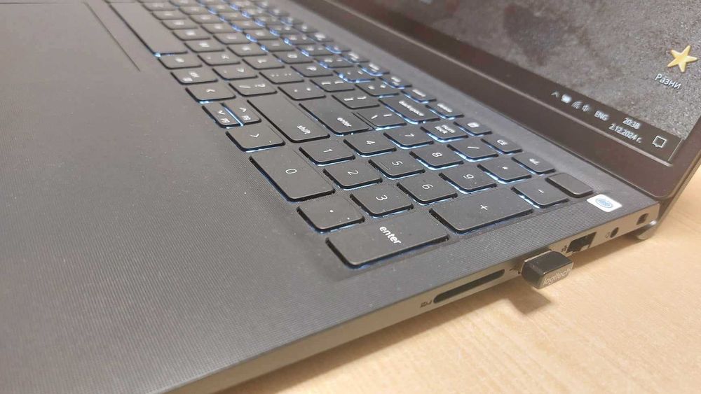 Лаптоп Dell Vostro 3535