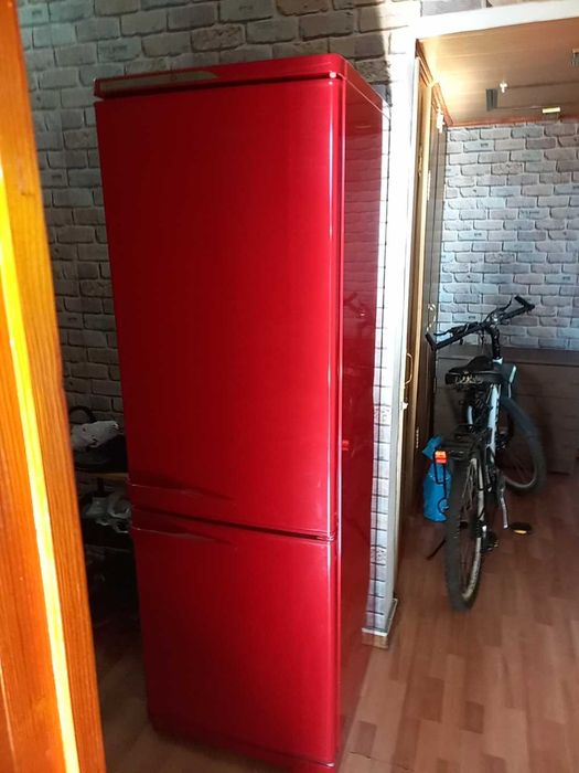 Продам холодильник STINOL красный