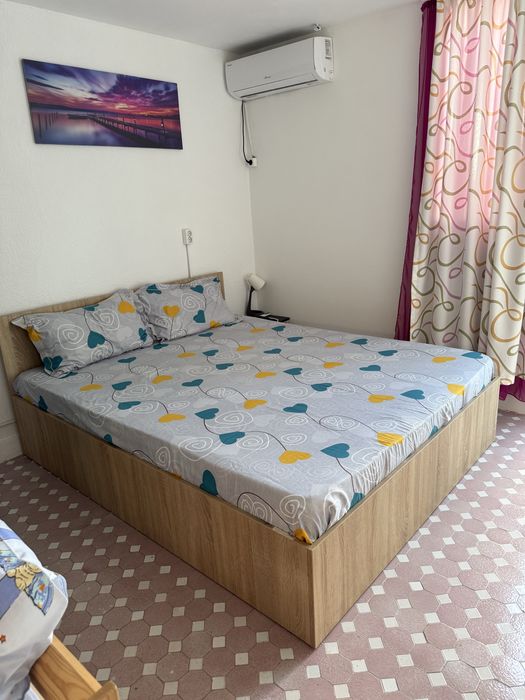 Vila 8 camere - Saturn - afacere la cheie