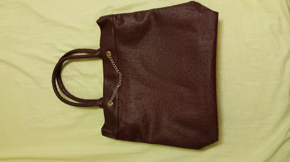 Vând geanta pentru dama