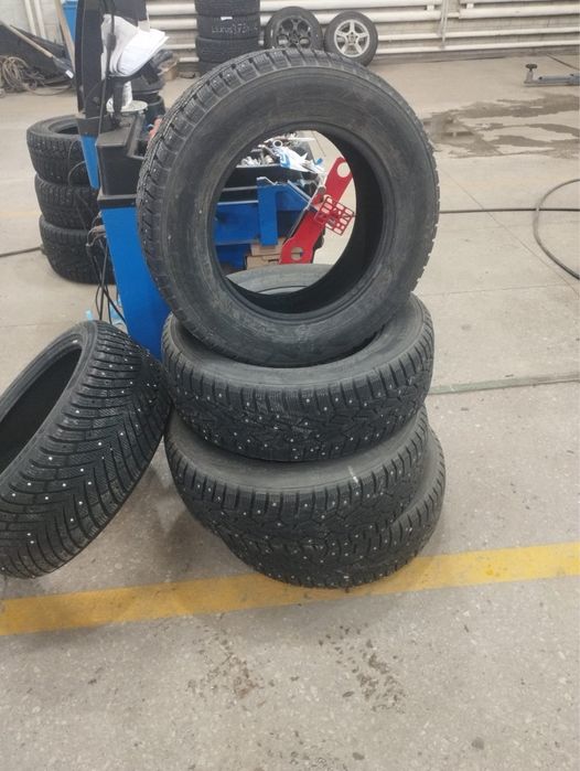 215/65 R16 Nokian Ice 7 SUV шипы — комплект почти новый