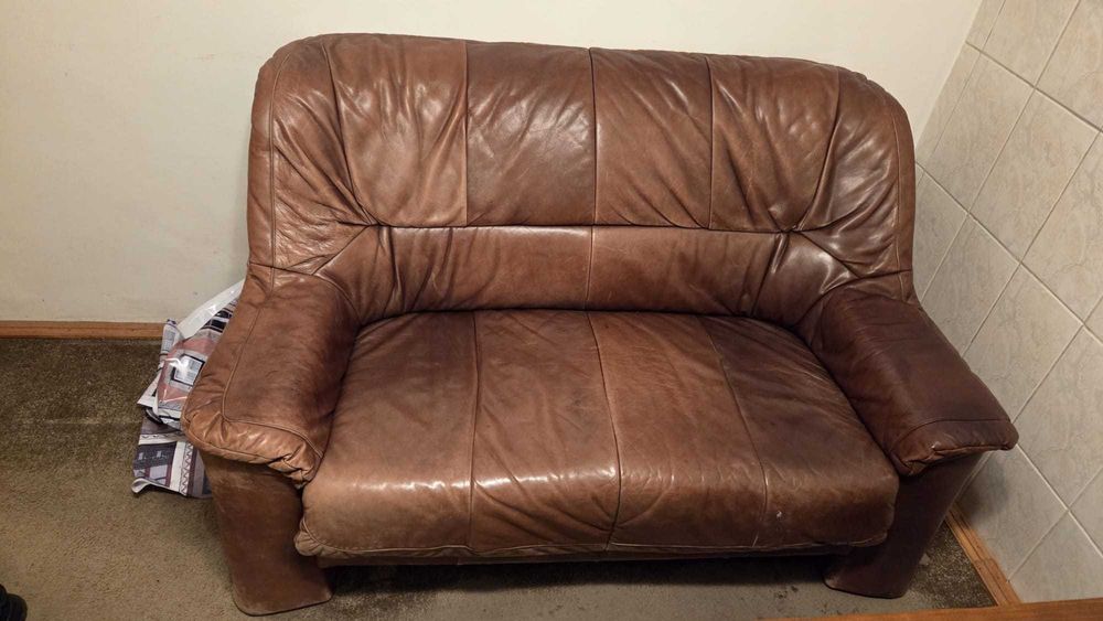 Mobila de living masa, canapea, canapea extensibila, comoda/scrin lemn