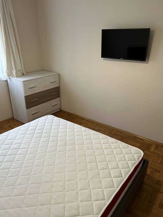 Дава се под наем Тристаен апартамент в Бургас, Възраждане - 105 кв.м за 700 € - Снимка #9