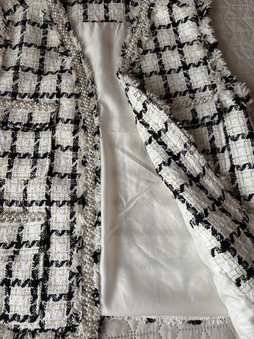 Дамско елече от букле