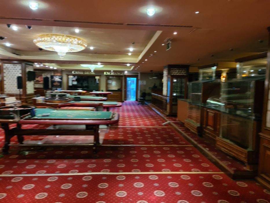 Lichidare stoc Casino mese poker blackjack roti ruleta jetoane tot