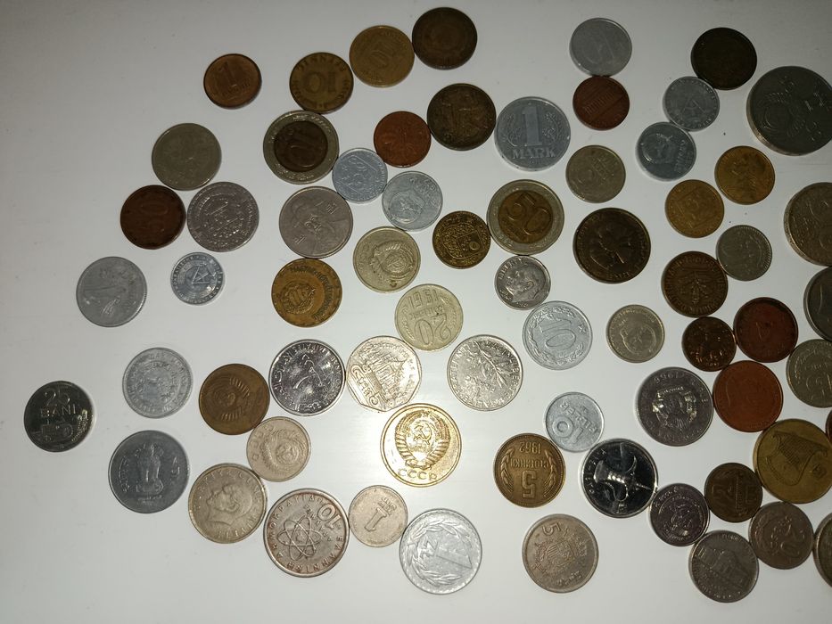Монеты разных стран и разных городах