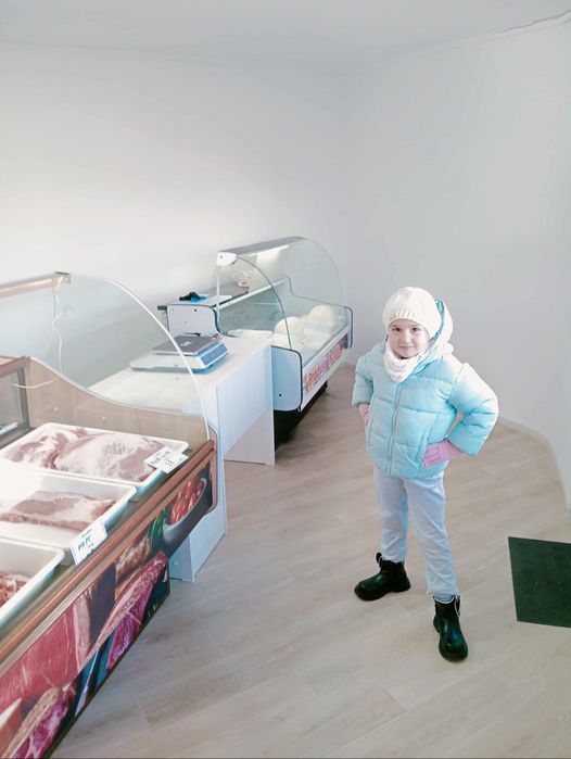 Vând 2 vitrine frigorifice orizontale in stare foarte buna de funcțion