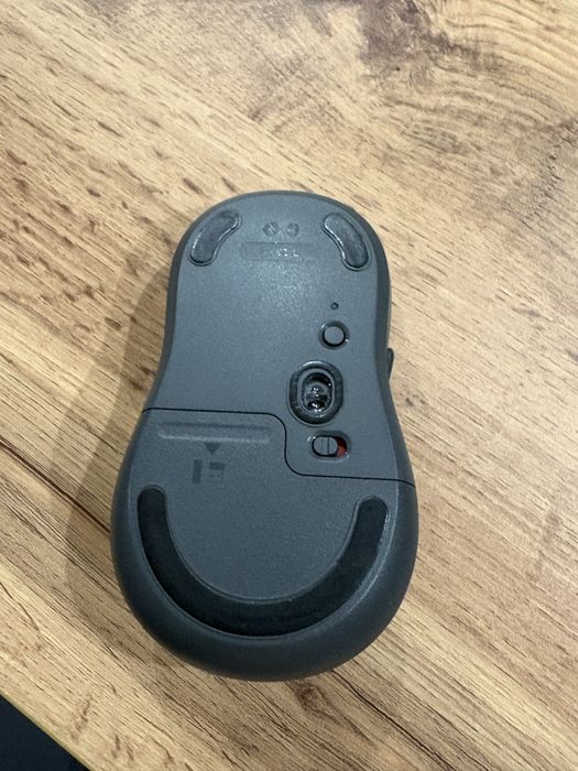 продаю компьютерную мышку logitech M650L