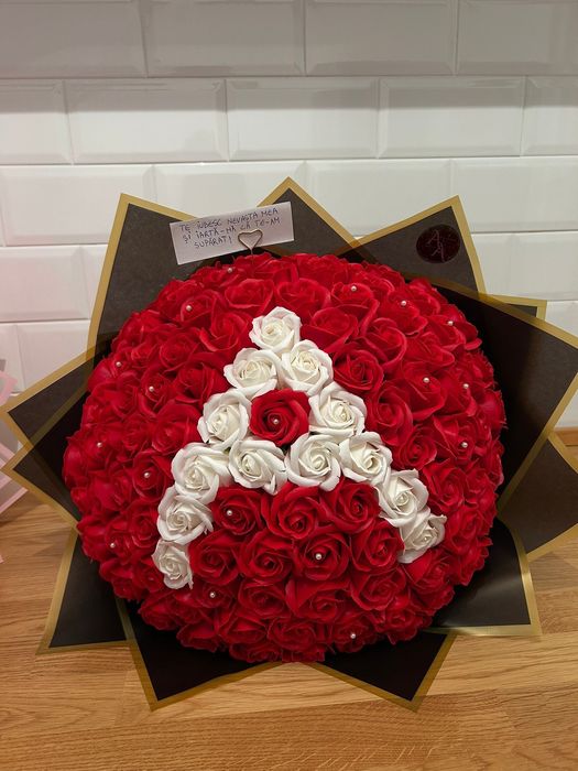 Buchet 201 trandafiri sapun cu sclipici/ accesorii si modele
