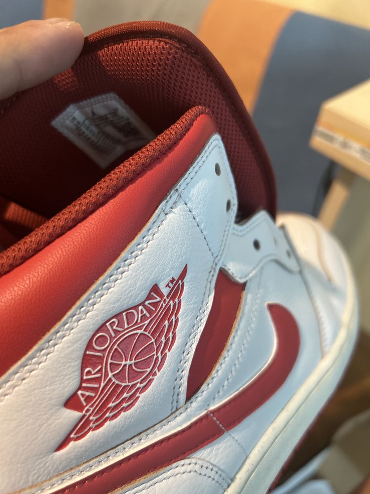 Nike Jordan 1 Mid White/Red