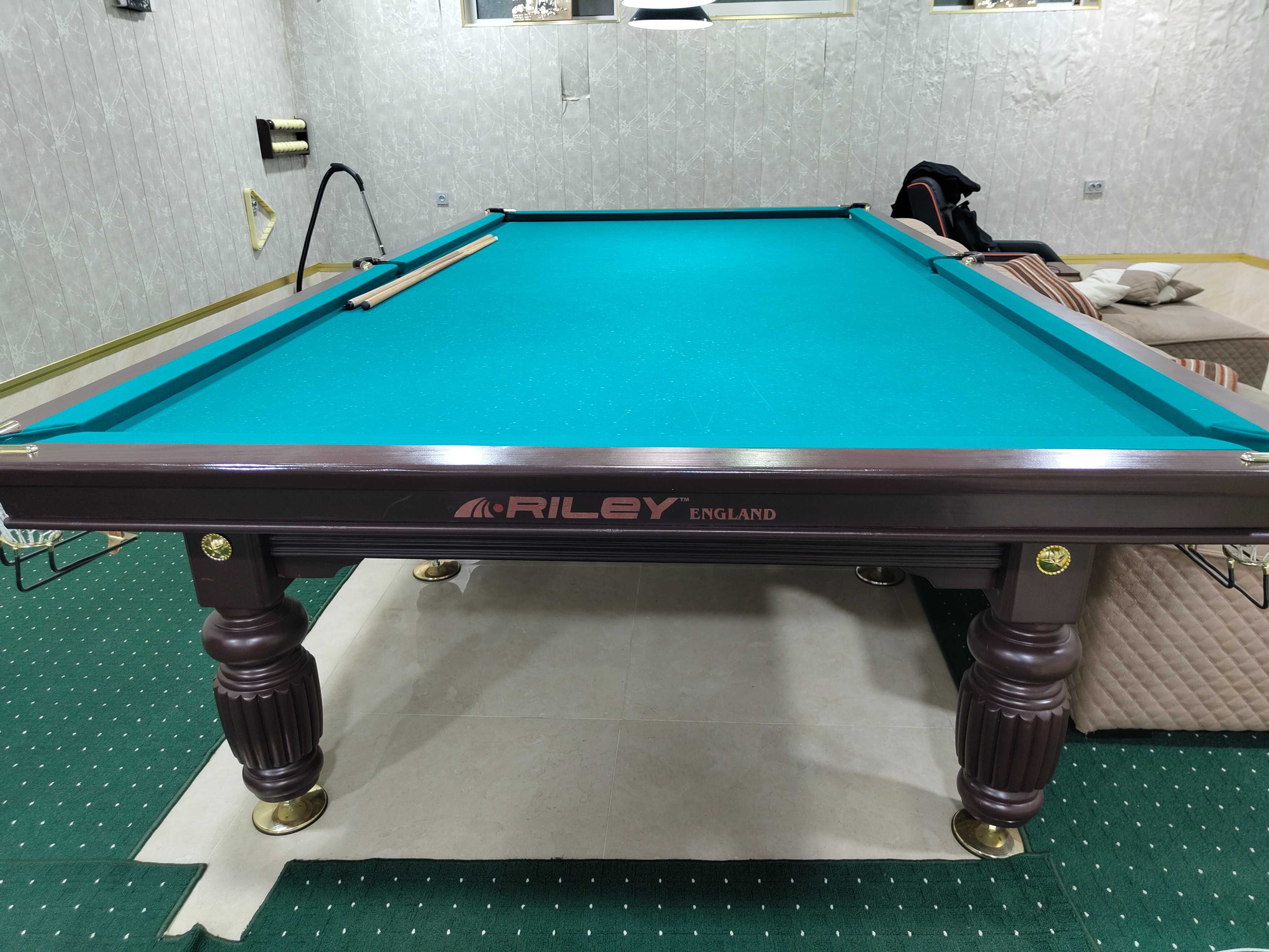 Riley бильярдный стол
