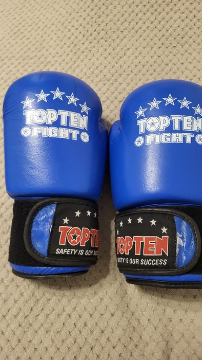 Боксерские перчатки