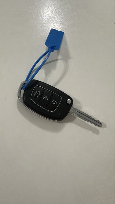 Ключ автомобиля Accent