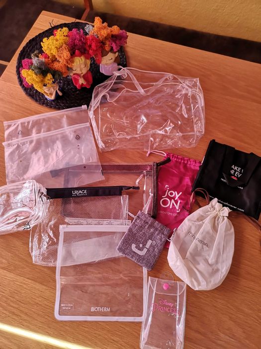 Дамско портмоне естествена кожа и несесери