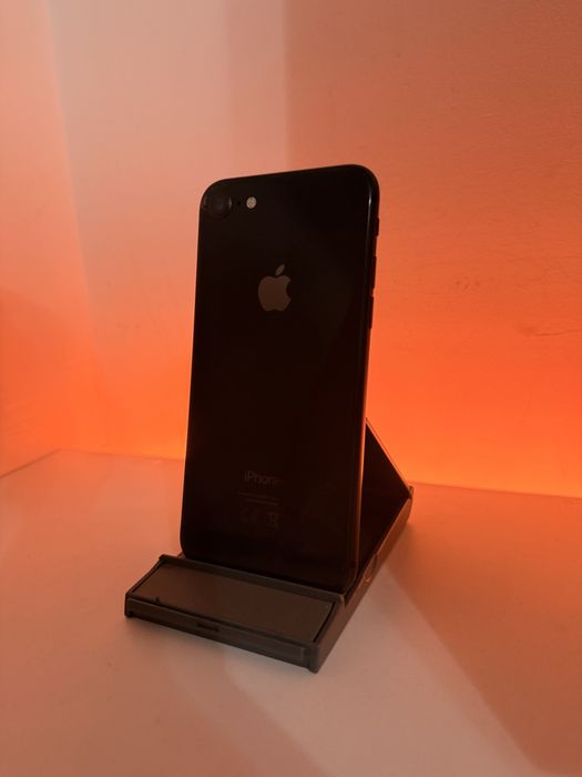 Vand iphone 8 64gb