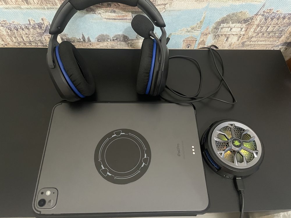 Продам Ipad M4 256 гб совсем новый пользовались 3 месяца