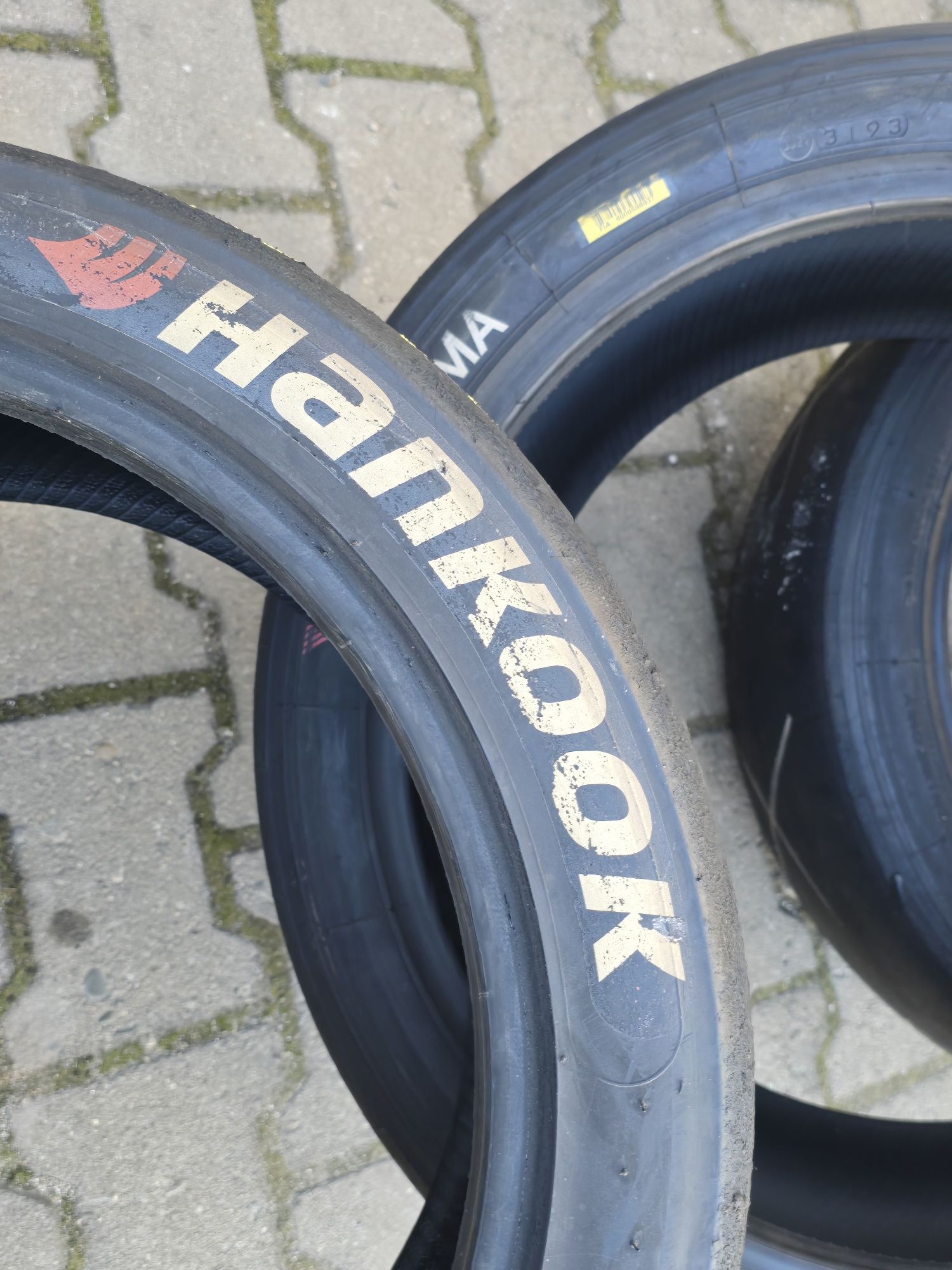 215 615 17 Hankook сликове