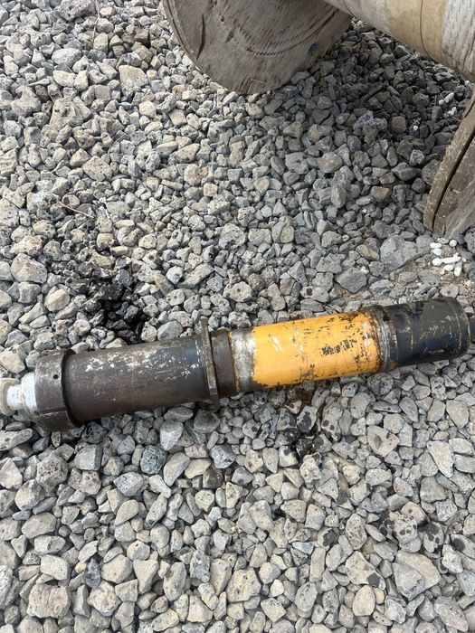 Продам целиндр от автокрана  ивановец 25 тон