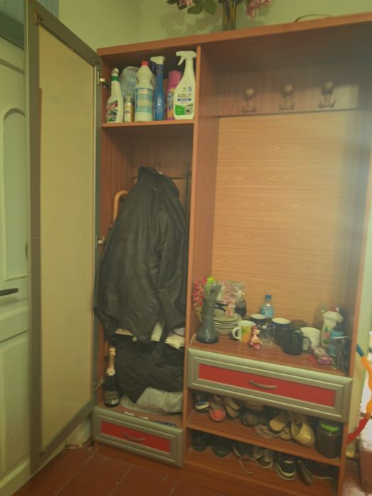 Продается шкаф для прихожей
