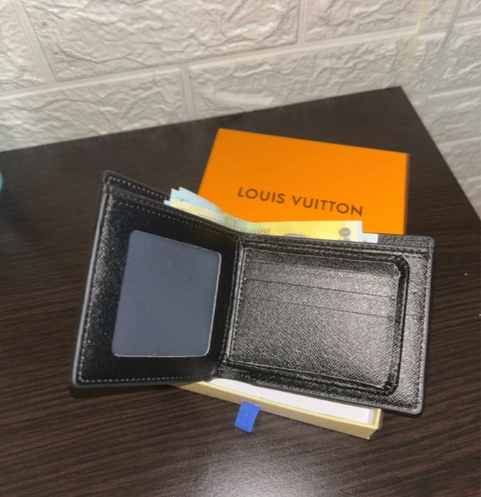 Portofel Louis Vuitton Nou!