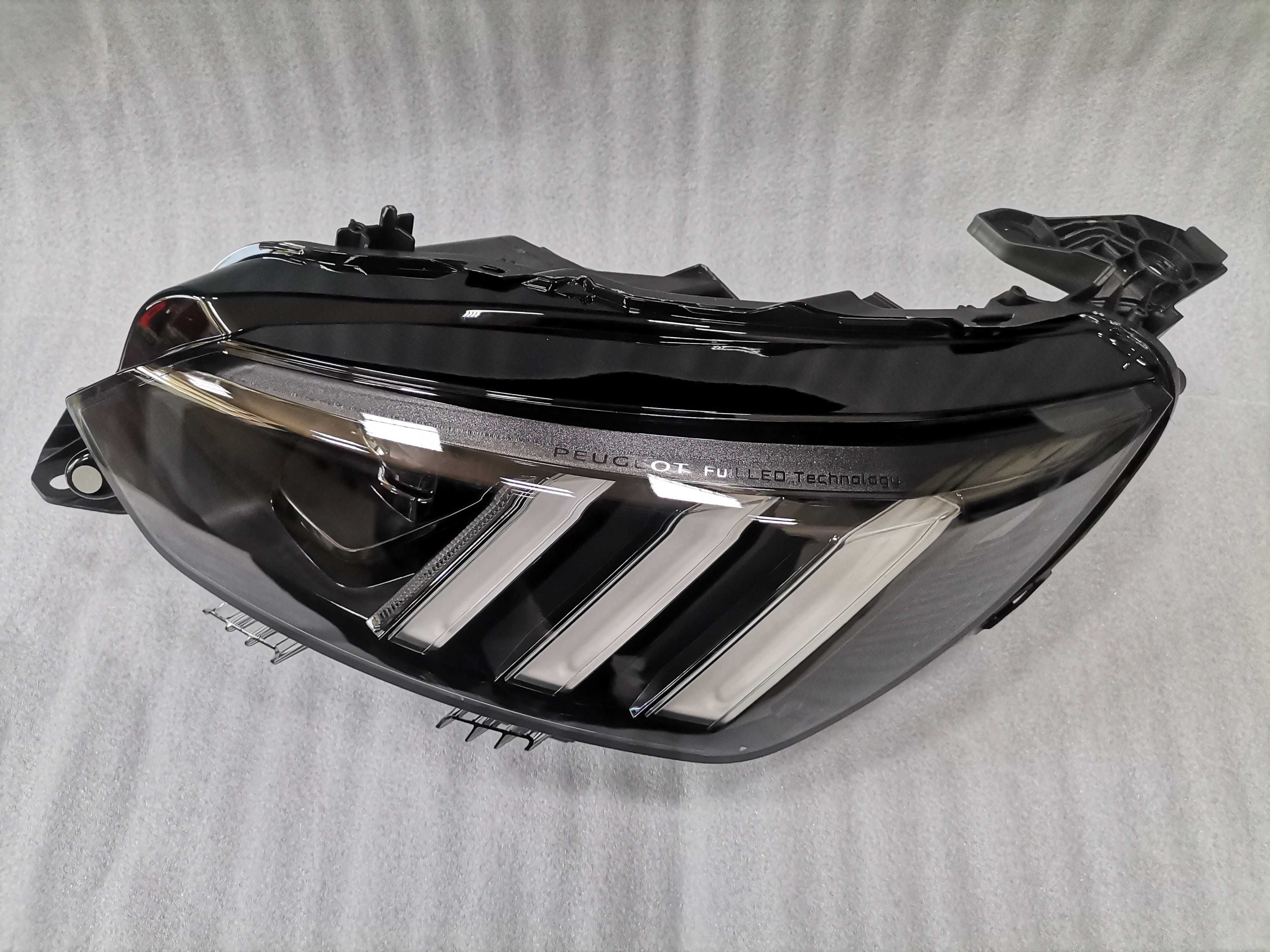 Нов Оригинал Ляв Фар Full LED Peugeot 208 2008