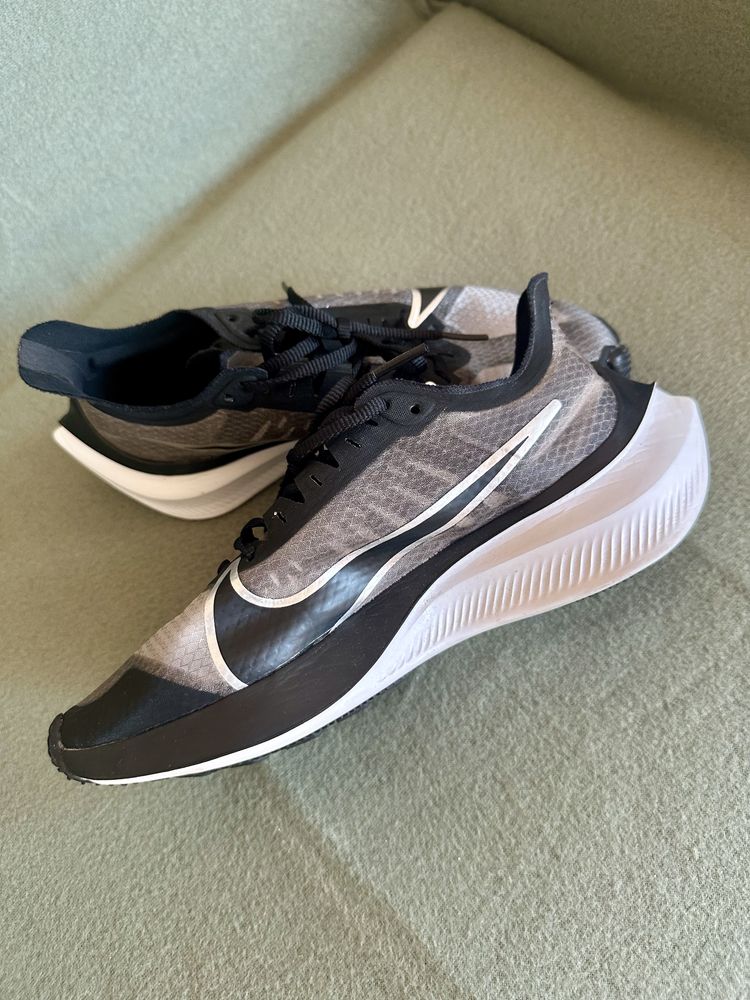 Дамски маратонки Nike