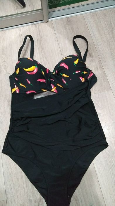 Продам  новый Купальник новый