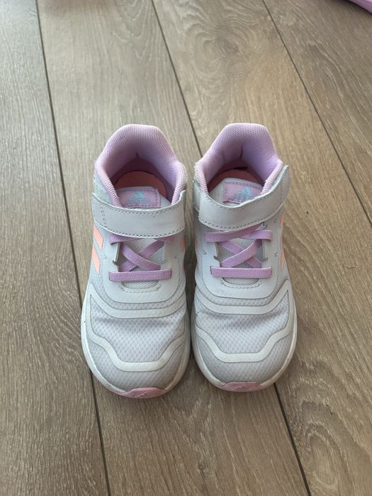 Маратонки Adidas, 26 номер