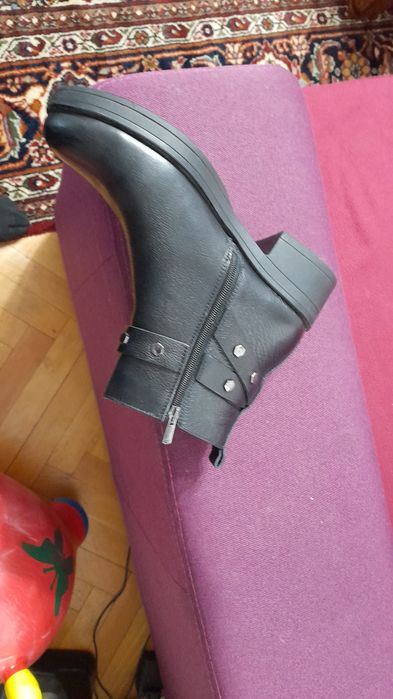 Vând ghete piele noi  39