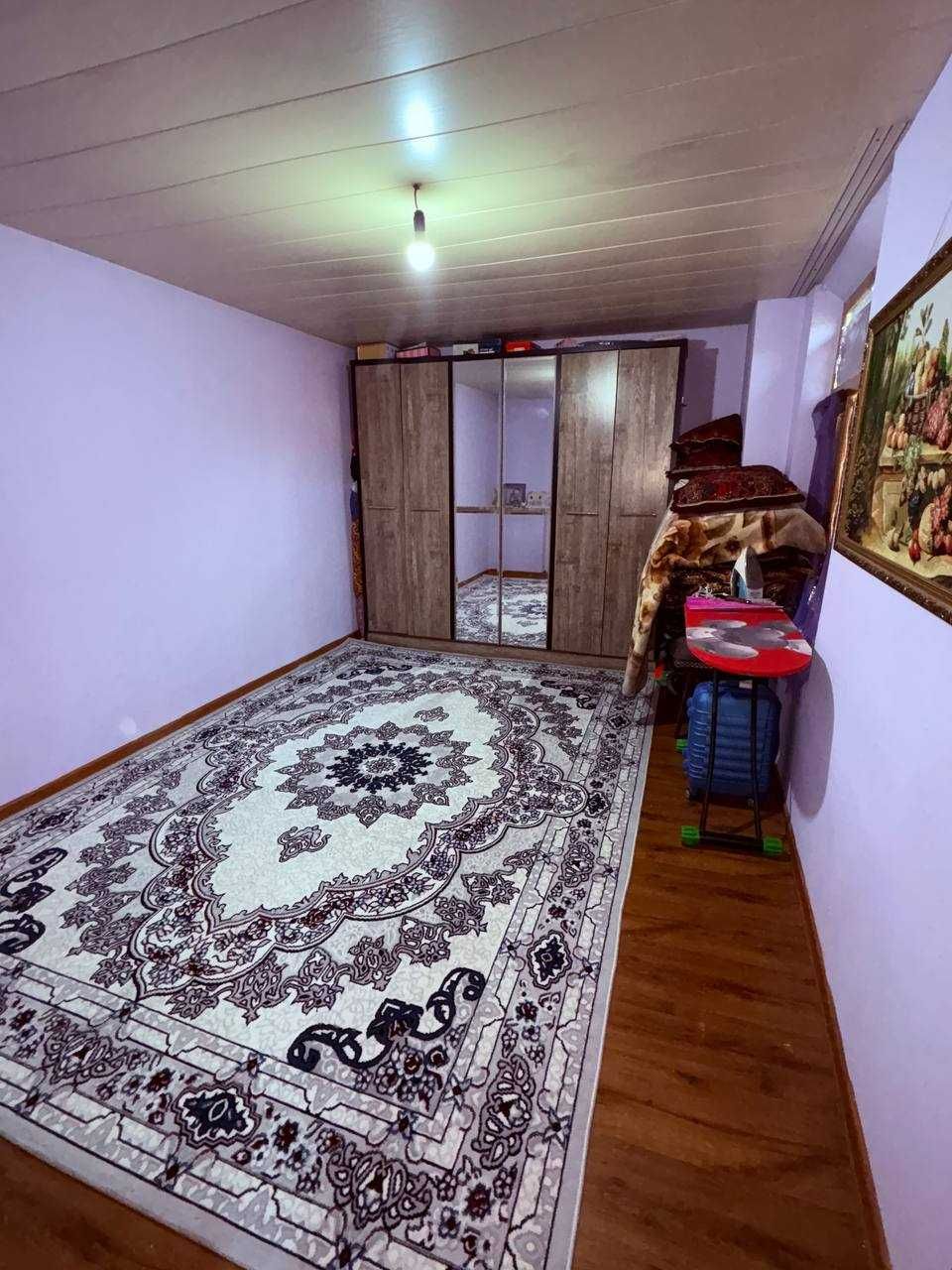 Hovli sotiladi. 4 sotix, qulay joy, hujjatlar tayyor.