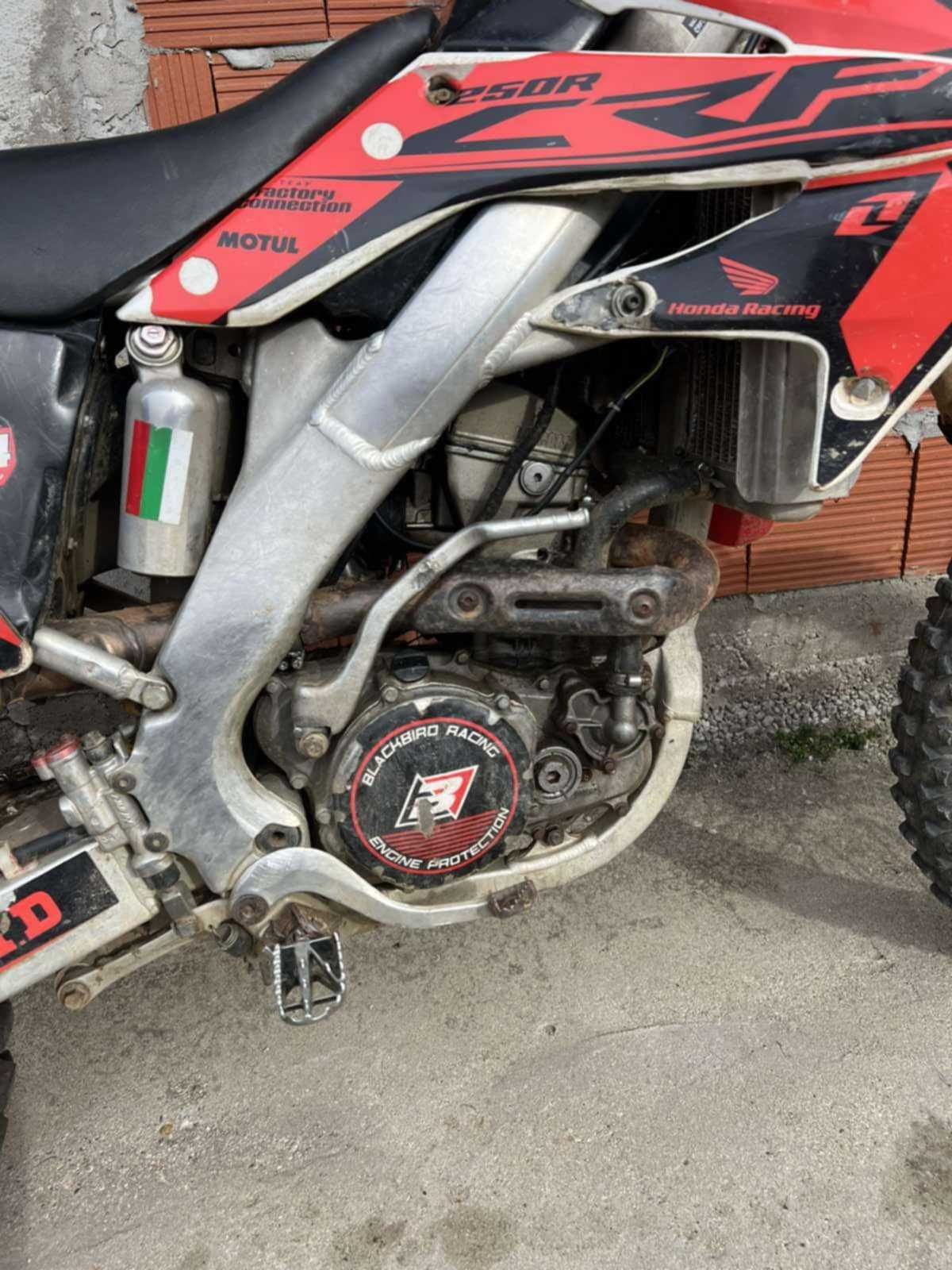 Продавам HONDA CRF250 R