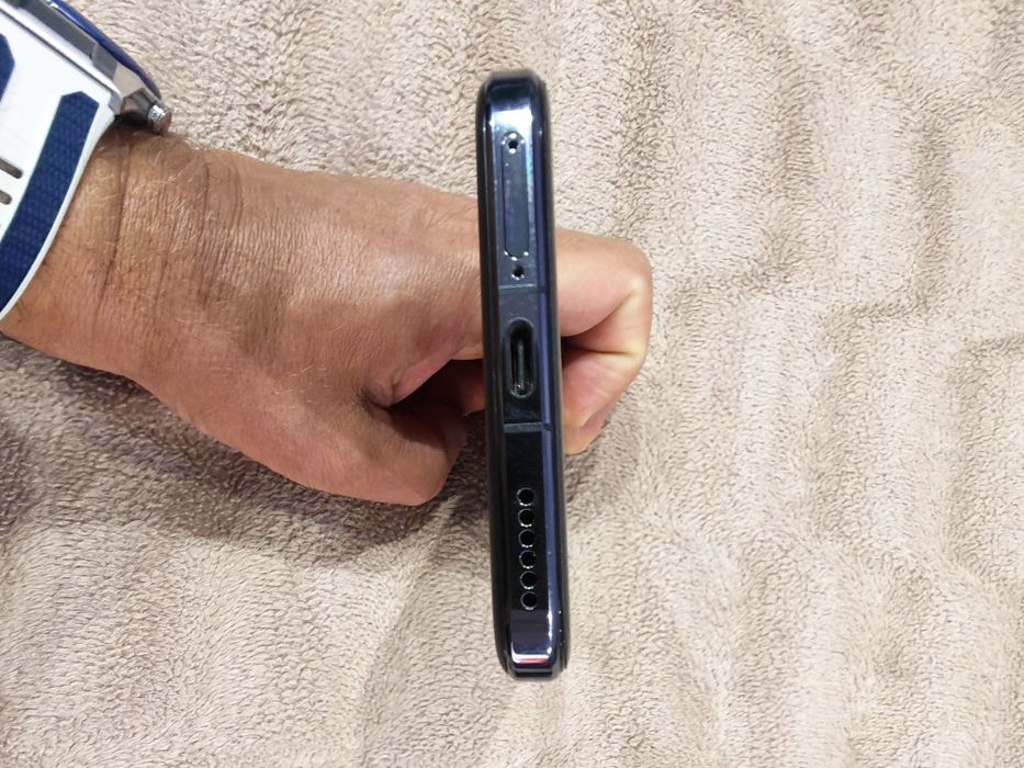 Vând Honor magic 7 pro impecabil.