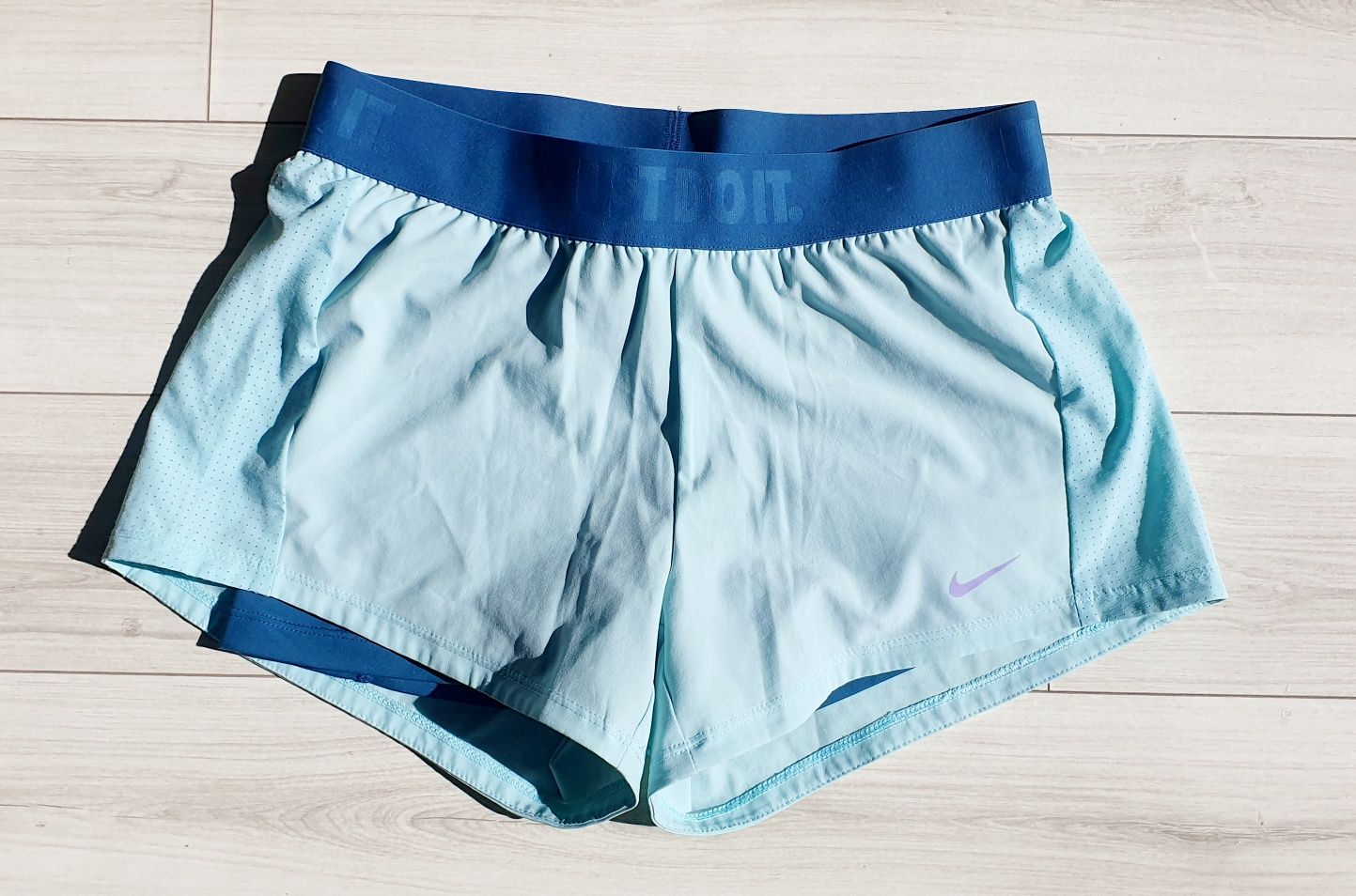 Pantaloni scurti Nike, masura S