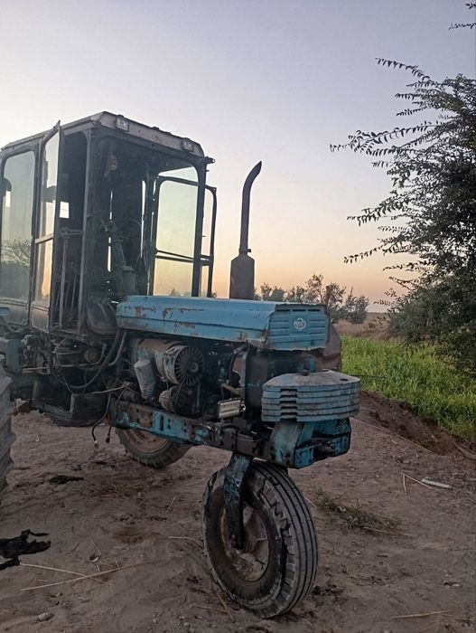 Traxtir T28 sotiladi narxi 18 mln yurib duribdi