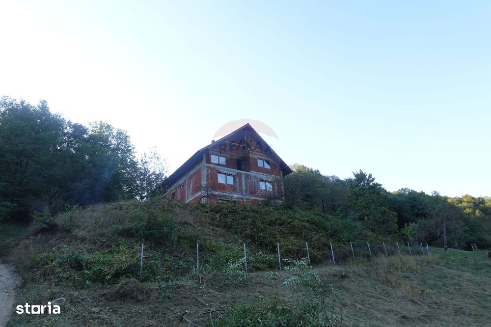 Casă / Vilă cu 6 camere de vânzare