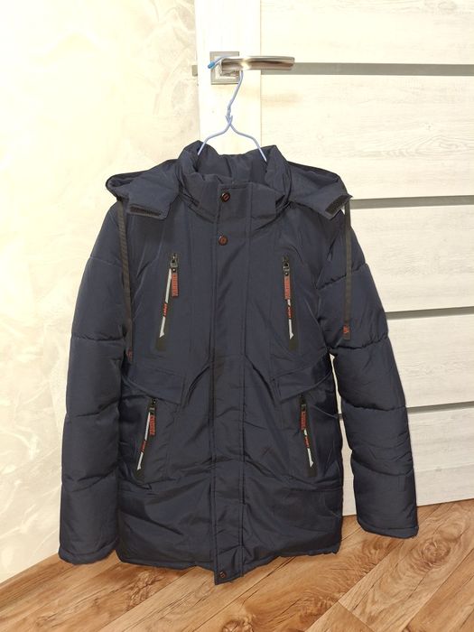 Продам детские куртки