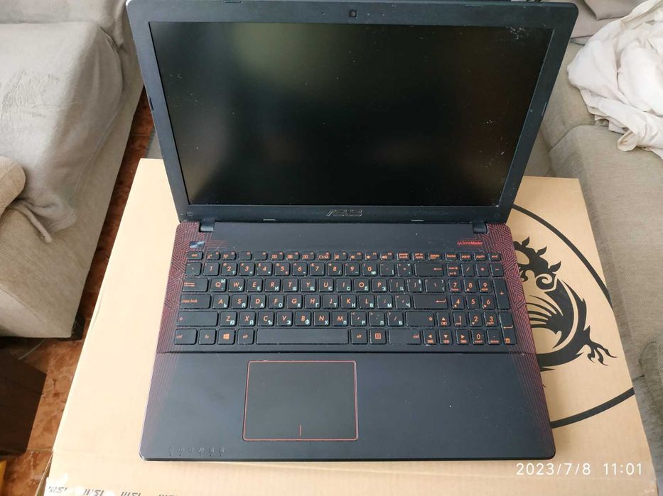 Лаптоп Asus k550v i7 6700hq