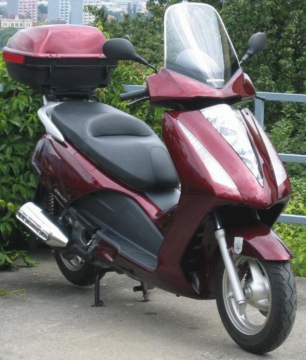 Продавам honda pantheon 125 150 4T injection на части