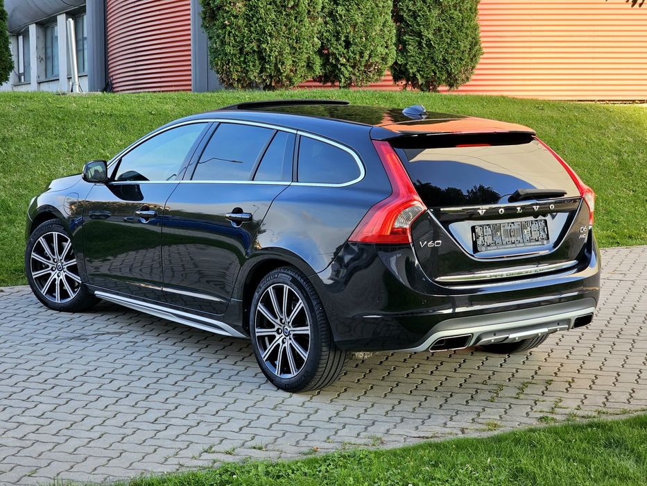 Volvo V60 2015 / 2.4 Diesel Plug-in Hybrid/ 4X4/ Posibilitate Rate