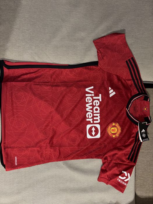 Нова футболна тениска на Manchester Unated