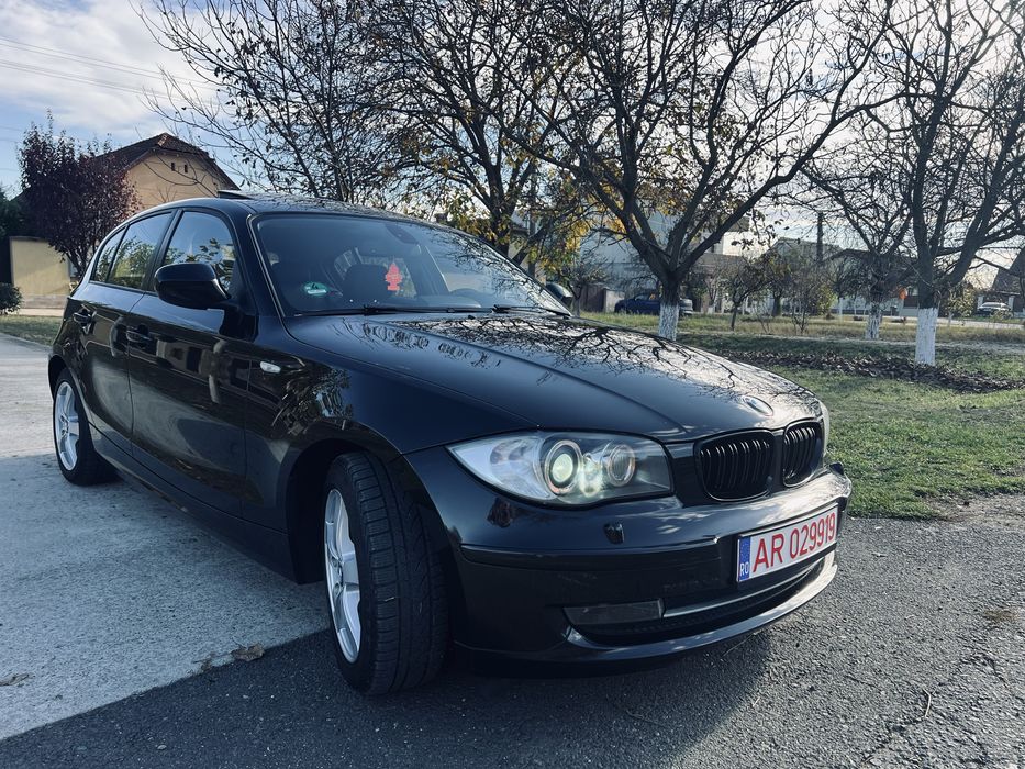 BMW Seria 1 E87-143CP-185k KM-Xenon-Încălzire Scaune-Trapă-Euro5!