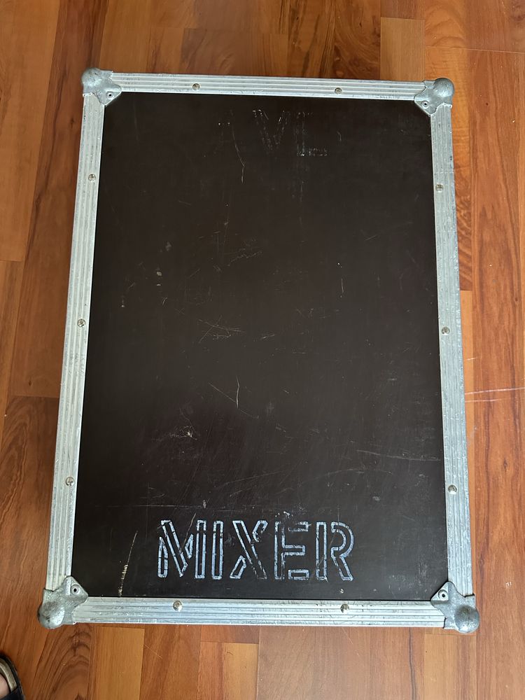 Mixer Yamaha MG124c impecabil!