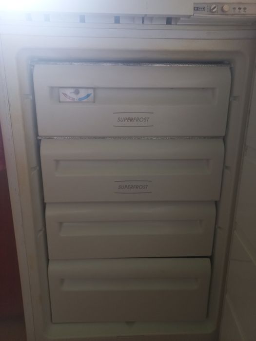 Vând congelator privileg