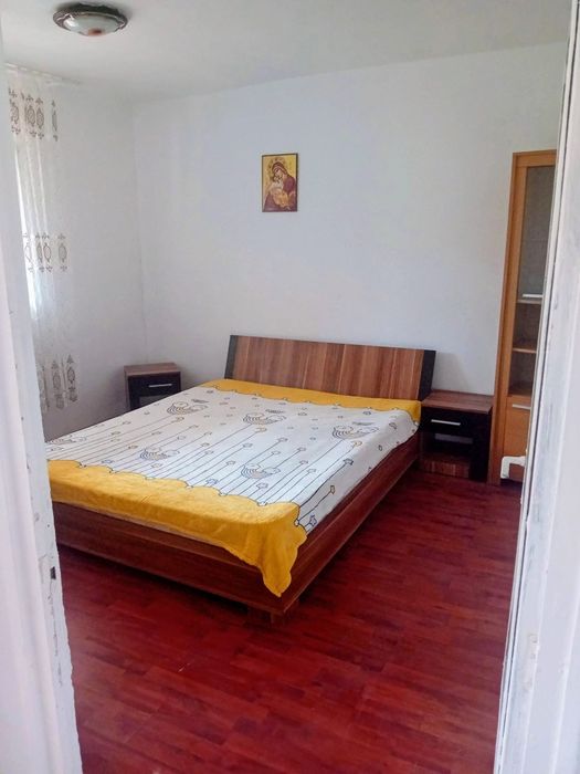 Închiriez apartament in Novaci centru