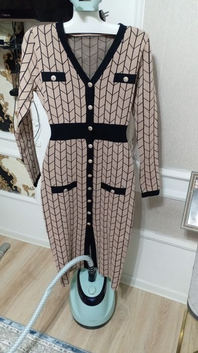 Срочно продам платье новое